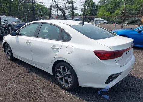 2021 Kia Forte Lxs z USA, uszkodzony, nr VIN 3KPF24AD8ME292779